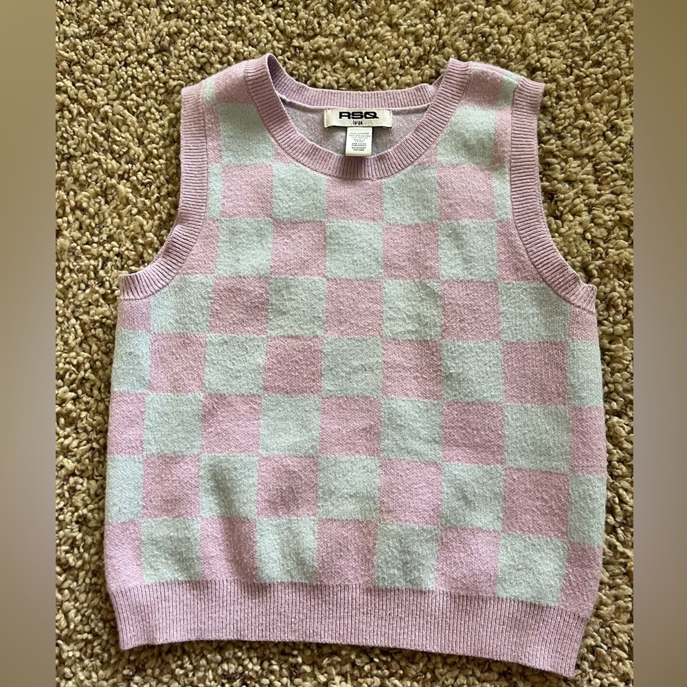 Girls checkered sweater vest L